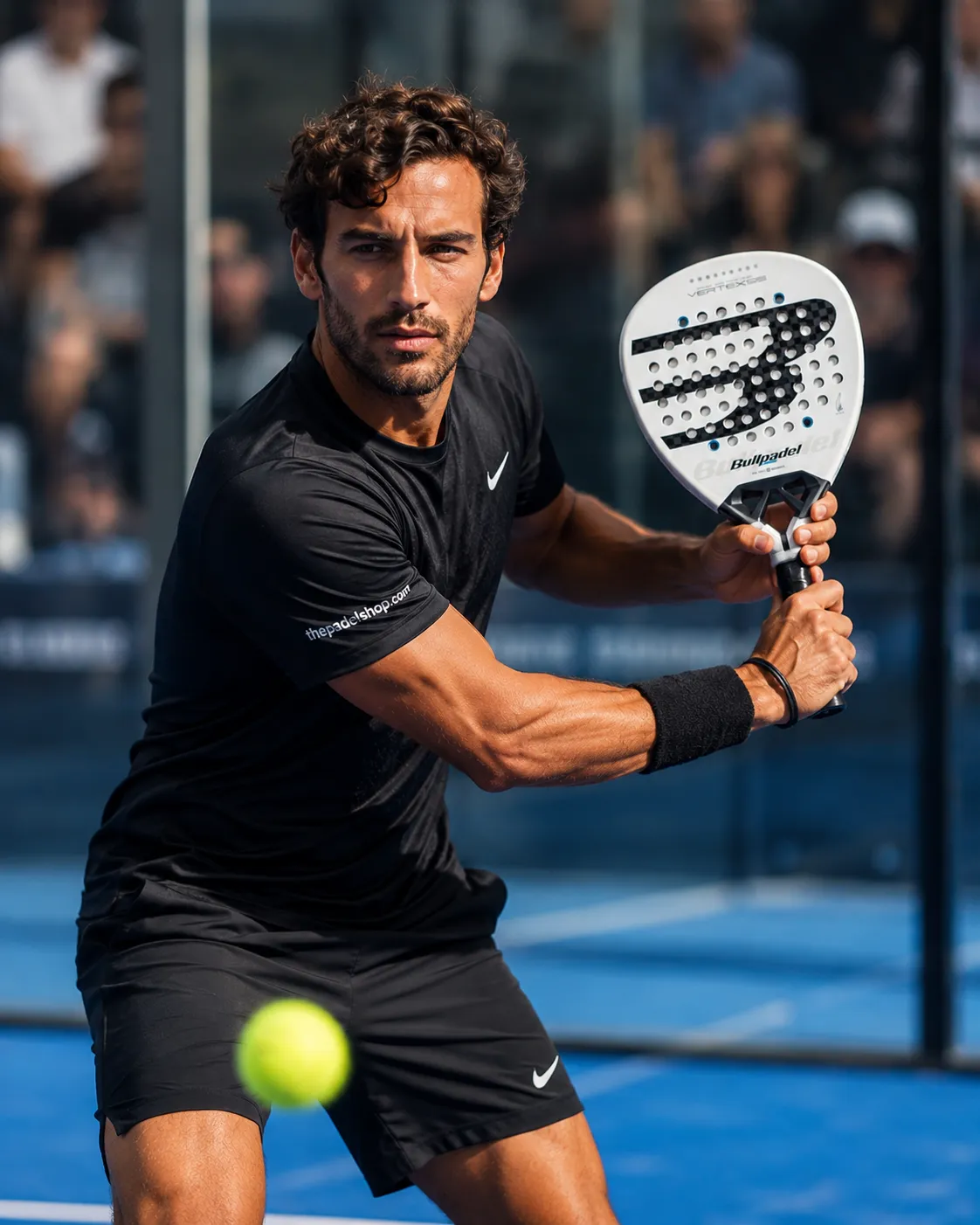 Luca Navarro testing the Bullpadel Vertex 05 2026 padel racket on court