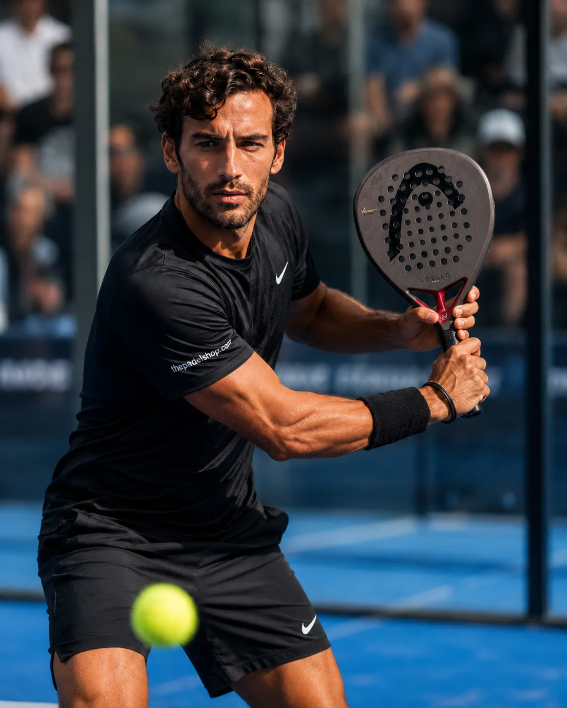 Luca Navarro testing the Head Coello Pro 2026 padel racket on court