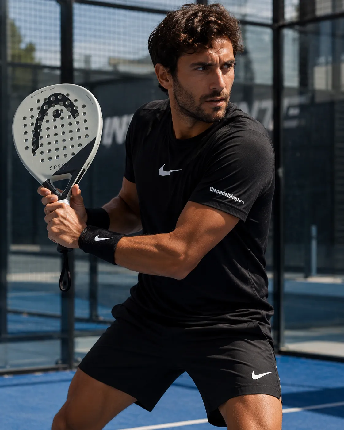 Luca Navarro testing the Head Evo Speed padel racket on court